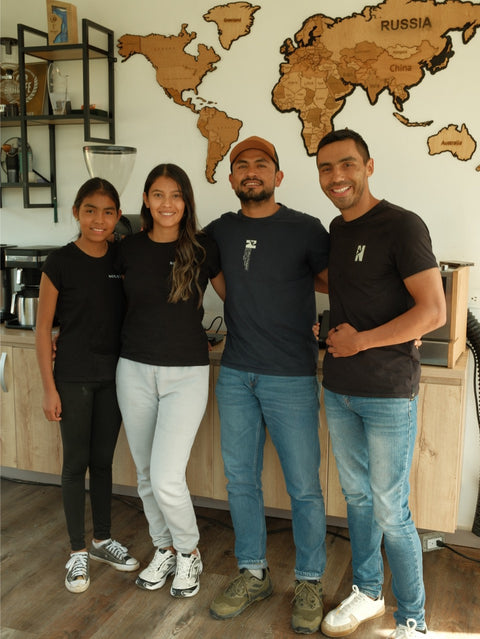 Angie & Oscar Hernandez - Typica Decaf 035